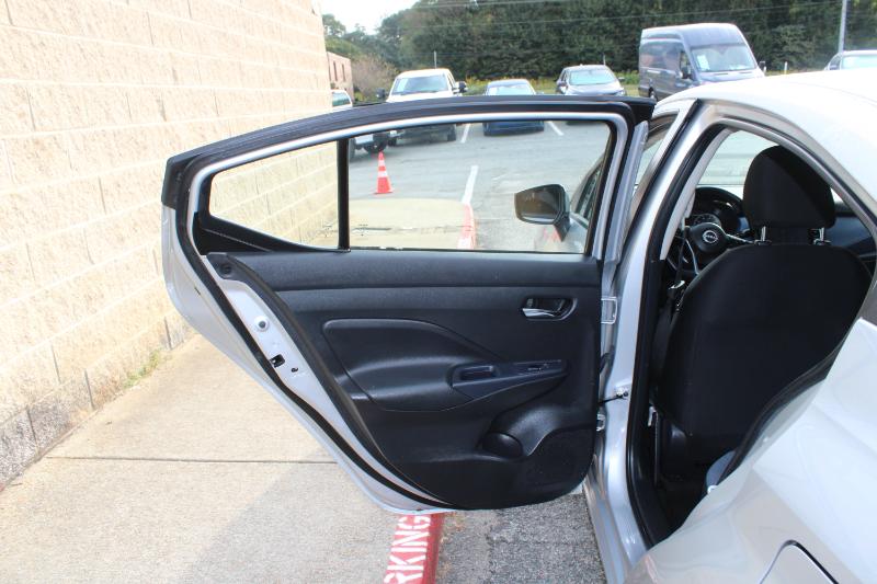 Nissan Versa SV CVT 2023