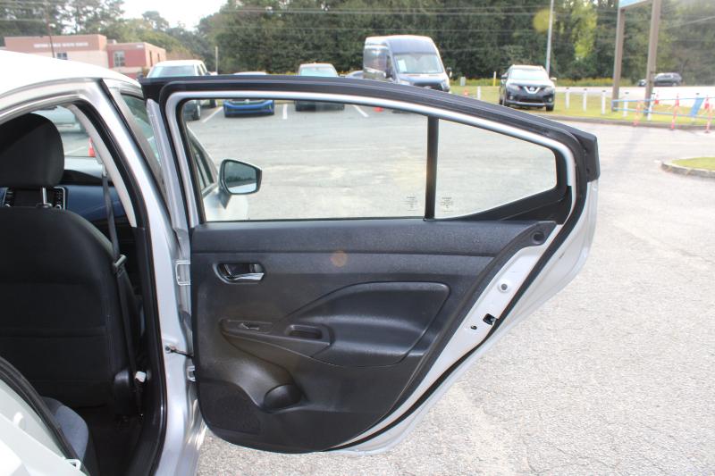Nissan Versa SV CVT 2023
