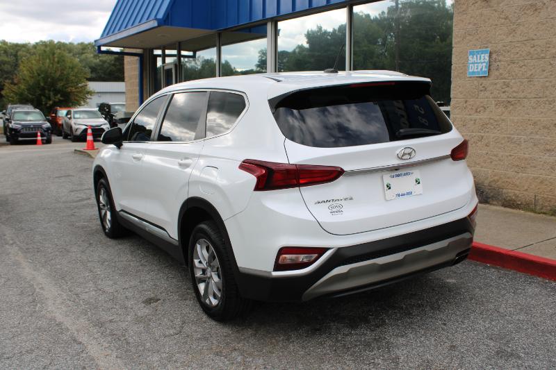 2019 Hyundai Santa Fe SE photo 4