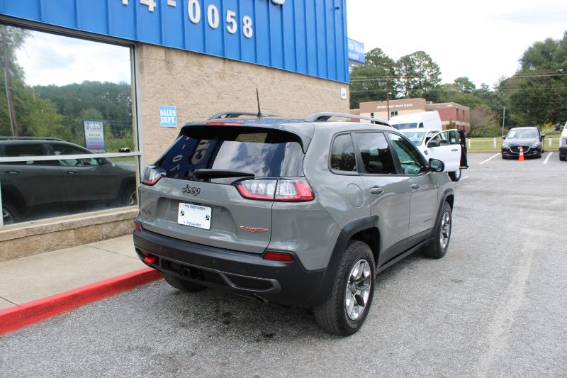 2019 Jeep Cherokee Trailhawk photo 2