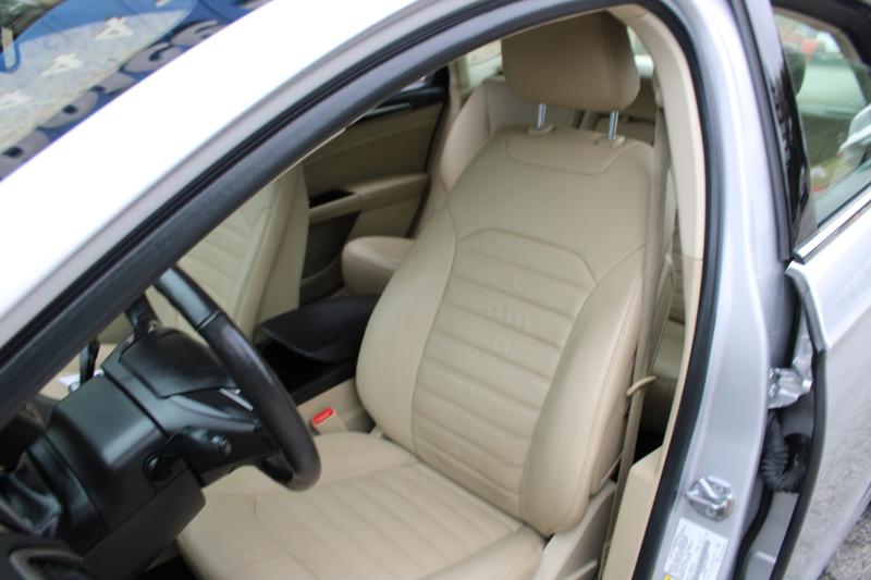 Ford Fusion 4dr Sdn SE Hybrid FWD 2015
