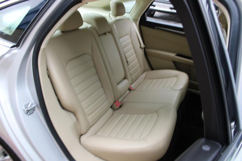 Ford Fusion 4dr Sdn SE Hybrid FWD 2015