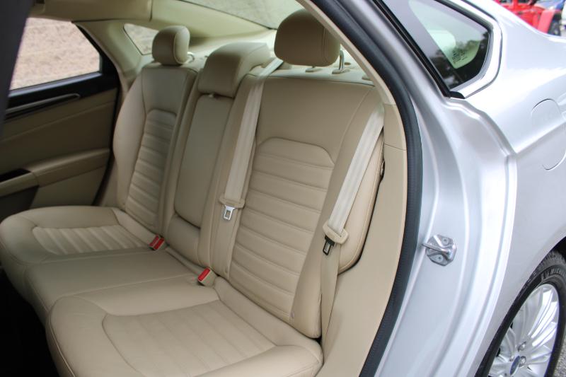 Ford Fusion 4dr Sdn SE Hybrid FWD 2015
