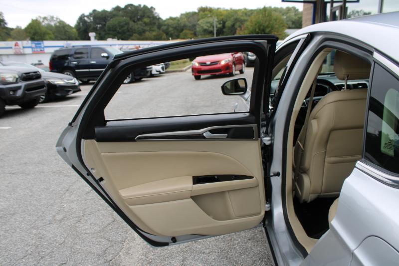 Ford Fusion 4dr Sdn SE Hybrid FWD 2015