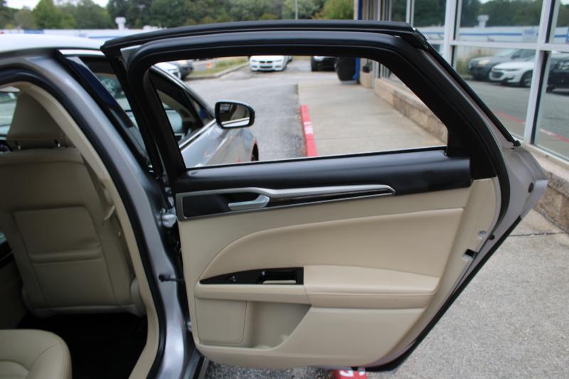 Ford Fusion 4dr Sdn SE Hybrid FWD 2015