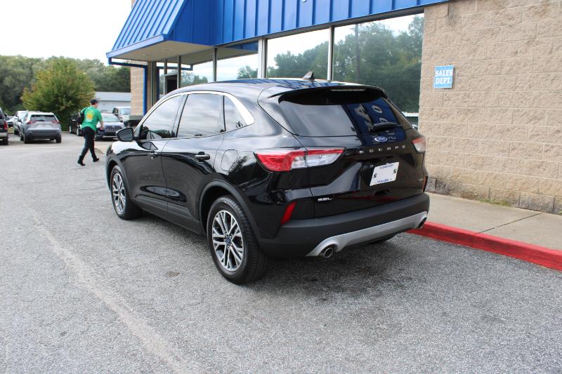 2022 Ford Escape SEL Hybrid photo 2
