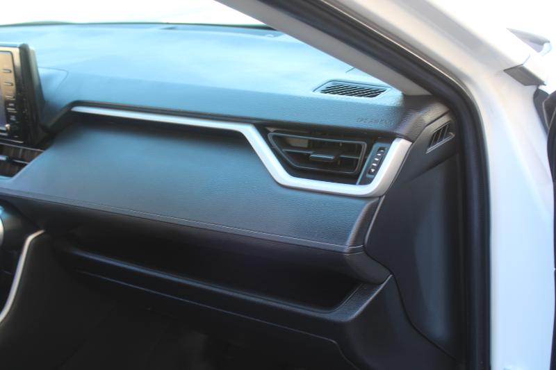 Toyota RAV4 Hybrid LE AWD (Natl) 2021