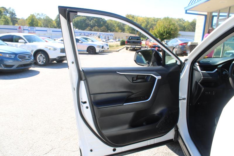 Toyota RAV4 Hybrid LE AWD (Natl) 2021