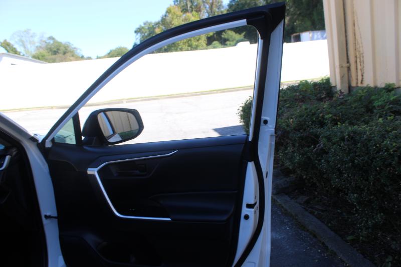 Toyota RAV4 Hybrid LE AWD (Natl) 2021