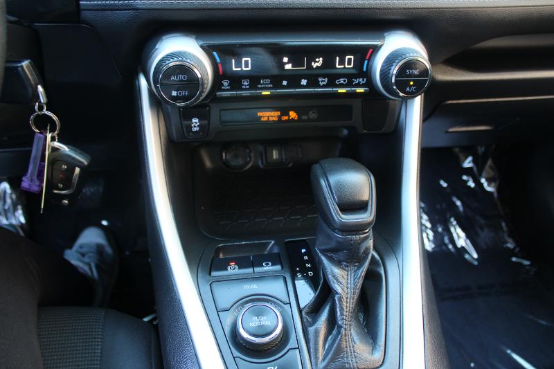 Toyota RAV4 Hybrid LE AWD (Natl) 2021