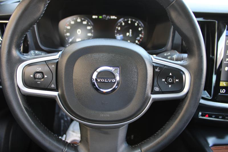 Volvo S60 B5 AWD Black Edition Momentum 2022