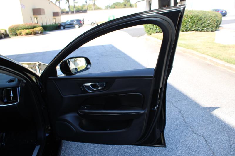 Volvo S60 B5 AWD Black Edition Momentum 2022