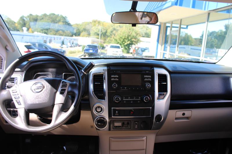 Nissan Titan XD 4x4 Diesel Crew Cab SV 2017