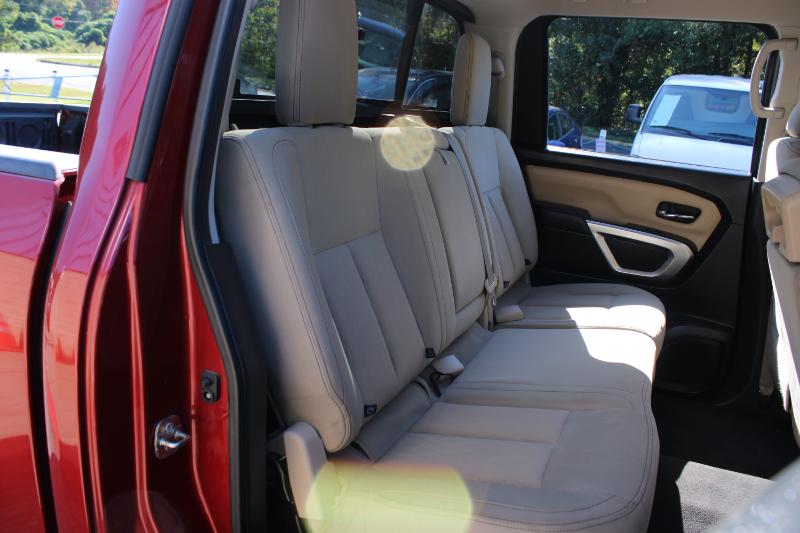 Nissan Titan XD 4x4 Diesel Crew Cab SV 2017