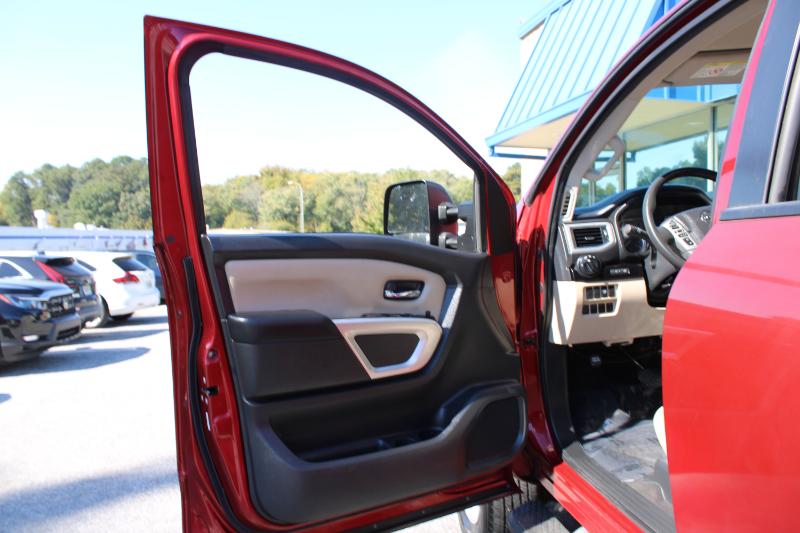 Nissan Titan XD 4x4 Diesel Crew Cab SV 2017