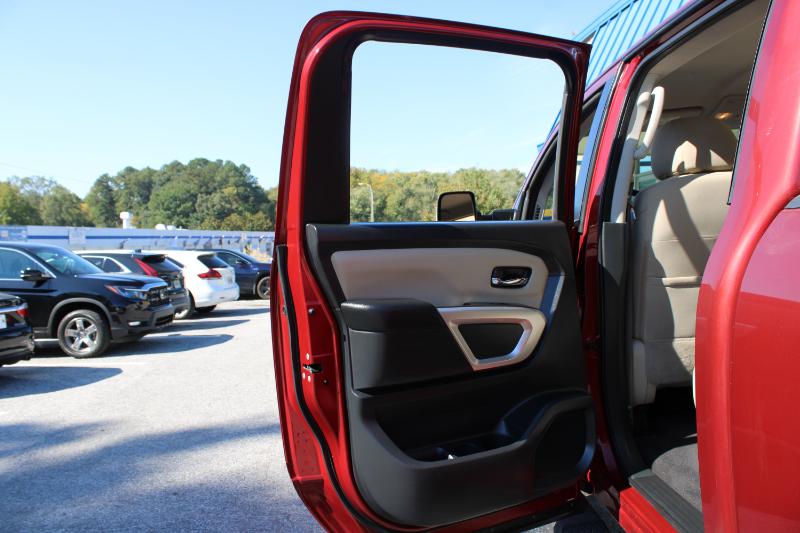Nissan Titan XD 4x4 Diesel Crew Cab SV 2017