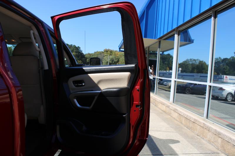 Nissan Titan XD 4x4 Diesel Crew Cab SV 2017