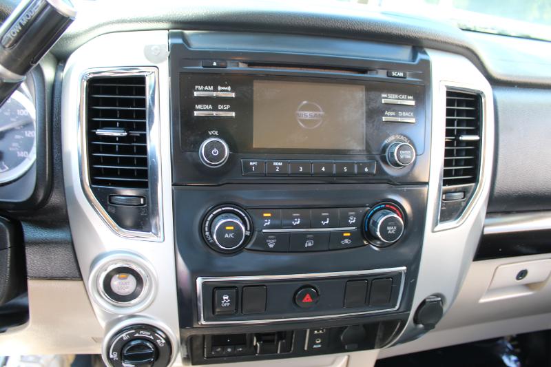 Nissan Titan XD 4x4 Diesel Crew Cab SV 2017