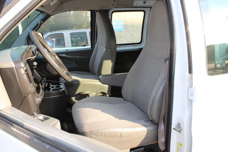 Chevrolet Express Cargo Van RWD 1500 135" 2013