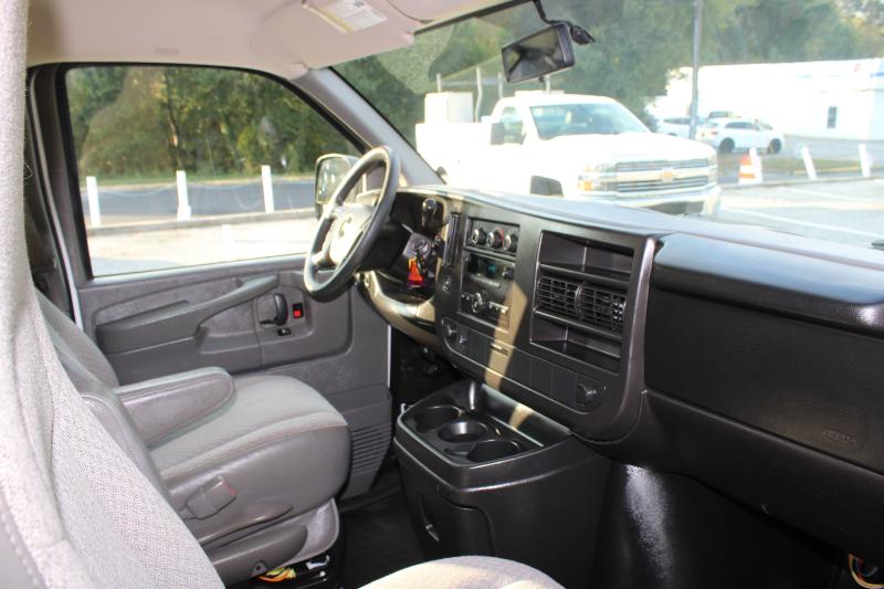 Chevrolet Express Cargo Van RWD 1500 135" 2013