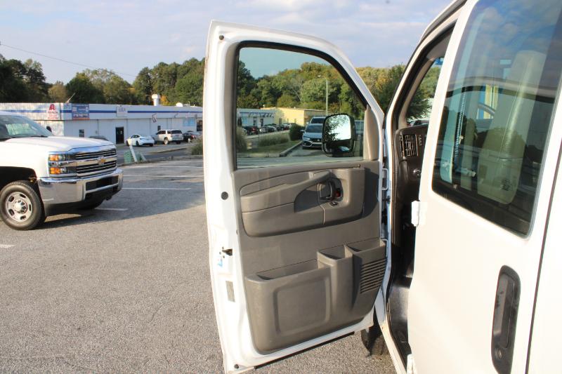 Chevrolet Express Cargo Van RWD 1500 135" 2013