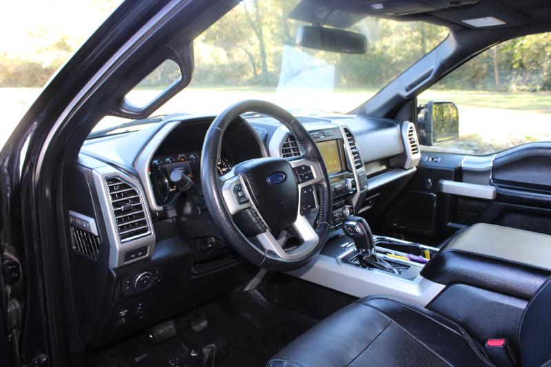Ford F-150 4WD SuperCrew 145" Lariat 2015