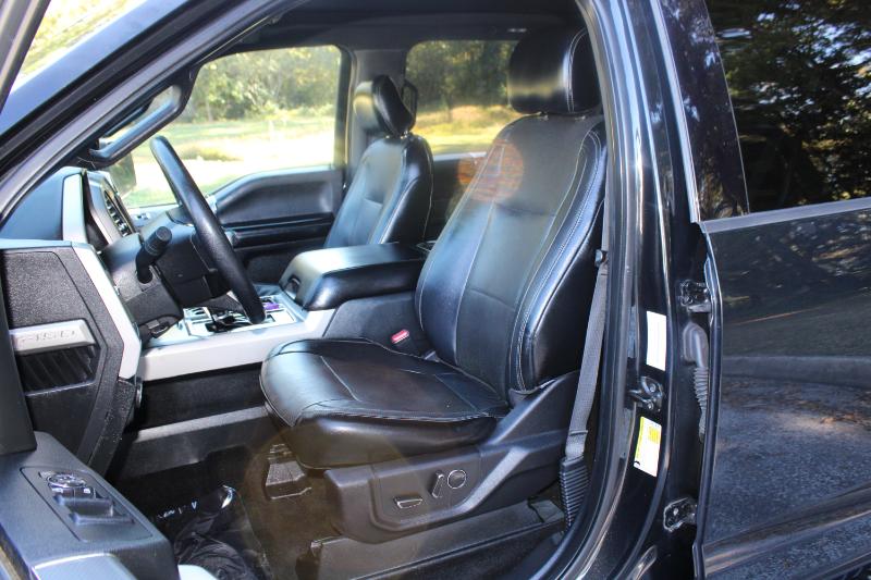 Ford F-150 4WD SuperCrew 145" Lariat 2015