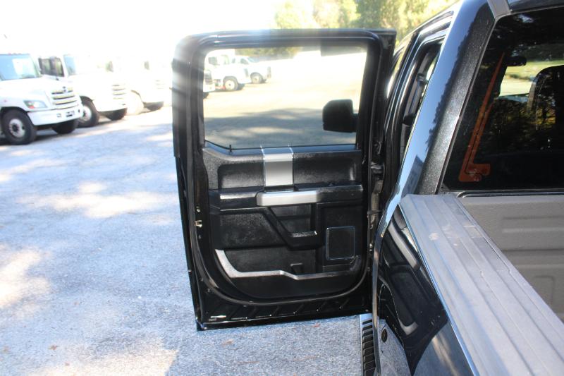 Ford F-150 4WD SuperCrew 145" Lariat 2015