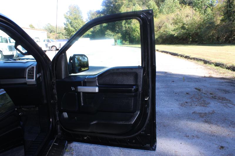 Ford F-150 4WD SuperCrew 145" Lariat 2015