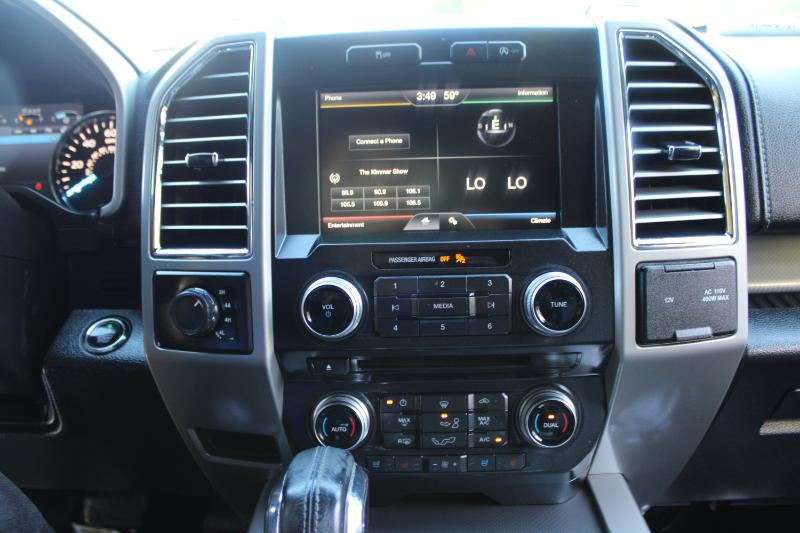 Ford F-150 4WD SuperCrew 145" Lariat 2015