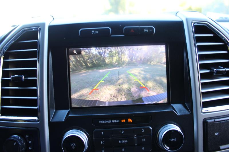Ford F-150 4WD SuperCrew 145" Lariat 2015