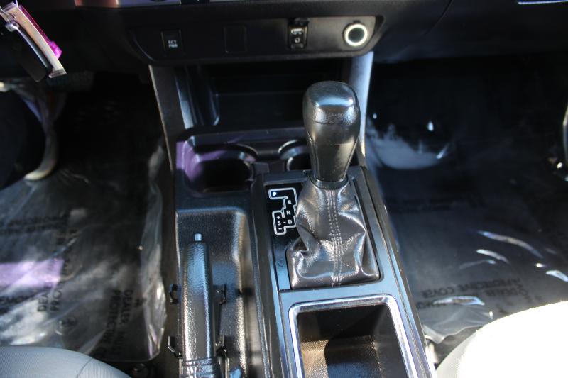 Toyota Tacoma 4WD Access Cab I4 AT SR5 (Natl) 2016