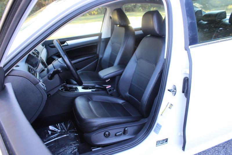 Volkswagen Passat 4dr Sdn 2.5L Auto SE 2013