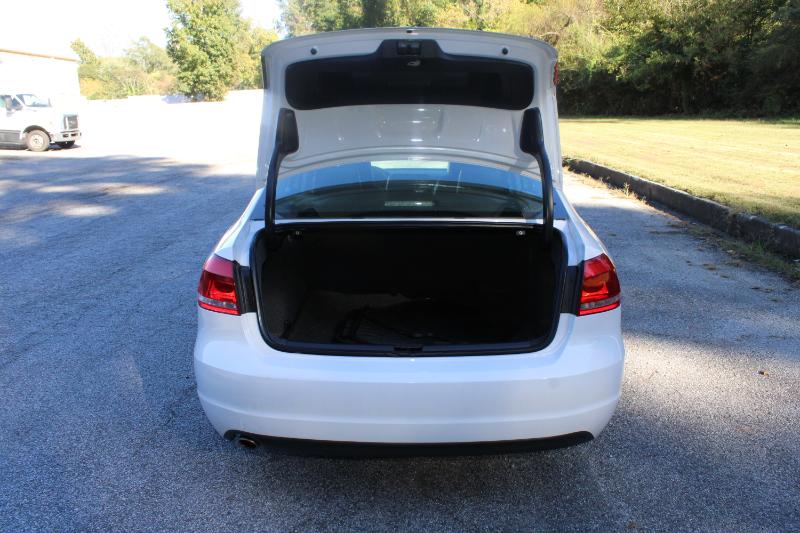 Volkswagen Passat 4dr Sdn 2.5L Auto SE 2013