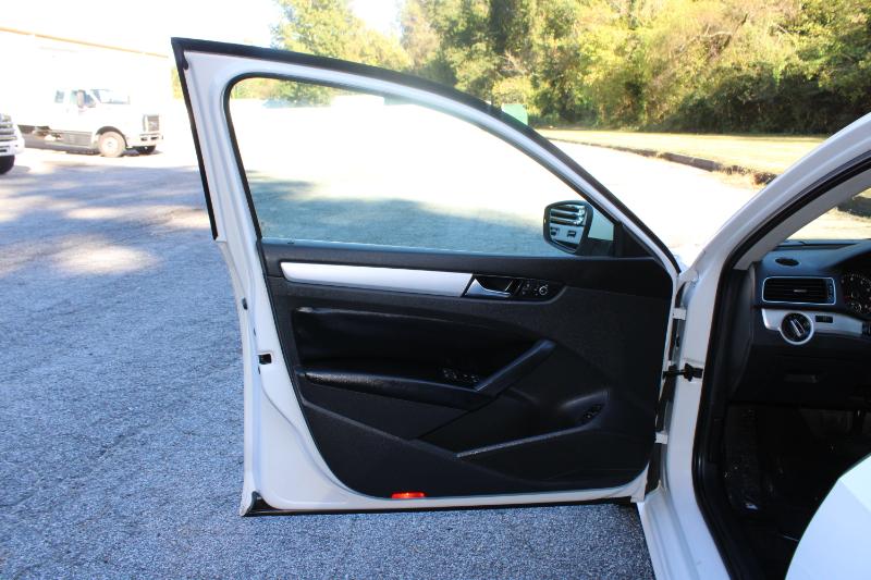 Volkswagen Passat 4dr Sdn 2.5L Auto SE 2013