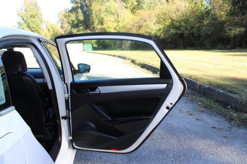 Volkswagen Passat 4dr Sdn 2.5L Auto SE 2013