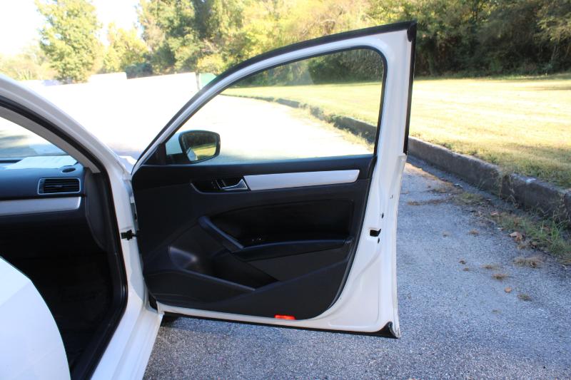 Volkswagen Passat 4dr Sdn 2.5L Auto SE 2013