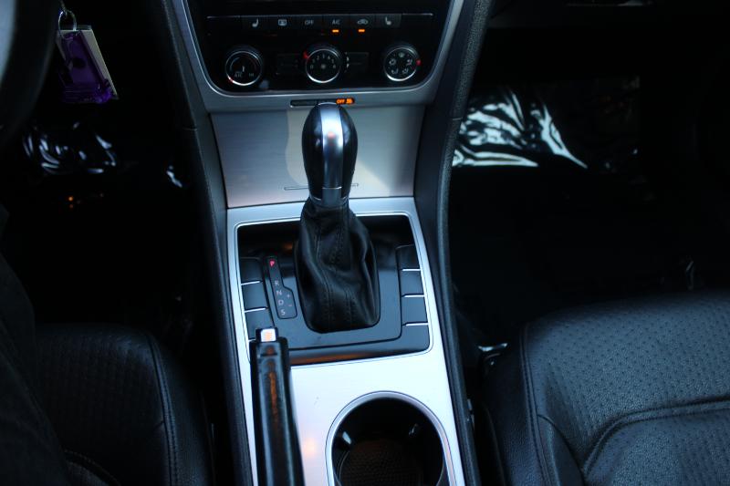 Volkswagen Passat 4dr Sdn 2.5L Auto SE 2013