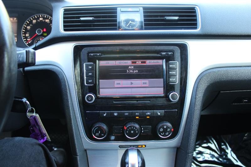 Volkswagen Passat 4dr Sdn 2.5L Auto SE 2013