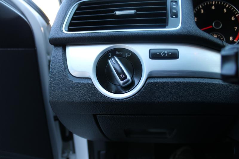 Volkswagen Passat 4dr Sdn 2.5L Auto SE 2013