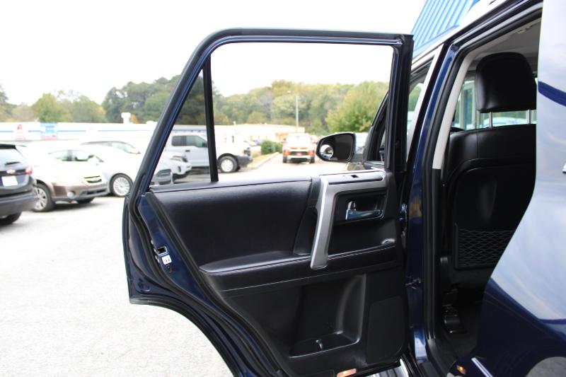 Toyota 4Runner RWD 4dr V6 SR5 Premium (Natl) 2016