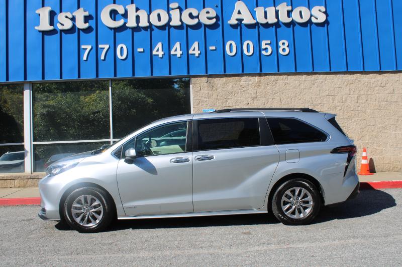 Toyota Sienna XLE FWD 8-Passenger (Natl) 2021