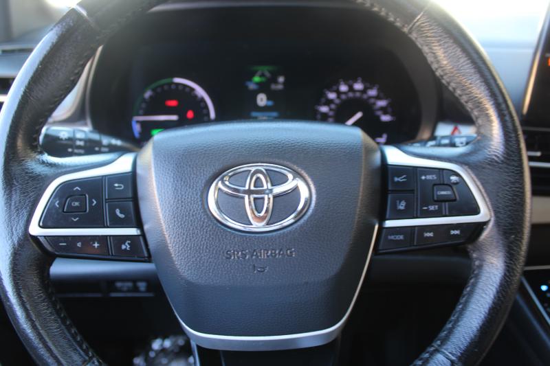 Toyota Sienna XLE FWD 8-Passenger (Natl) 2021