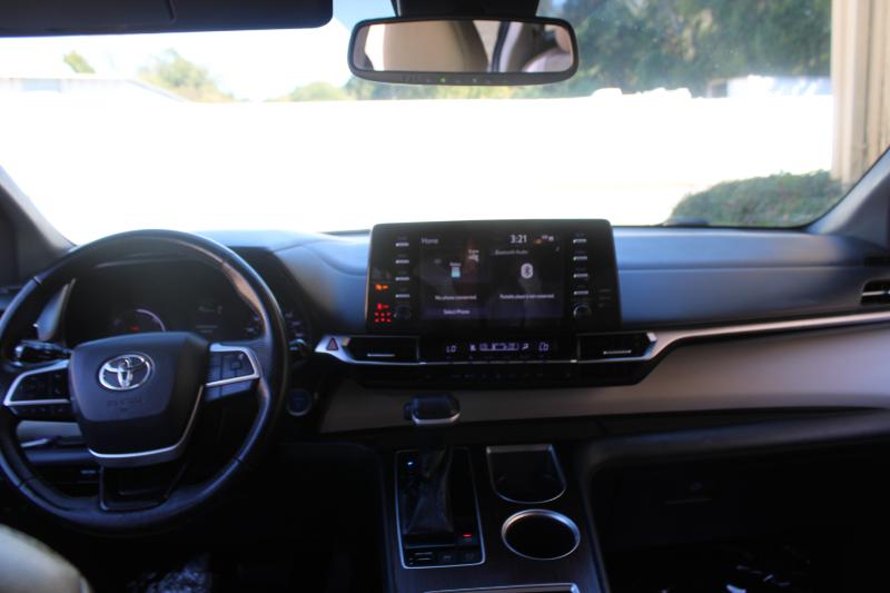 Toyota Sienna XLE FWD 8-Passenger (Natl) 2021