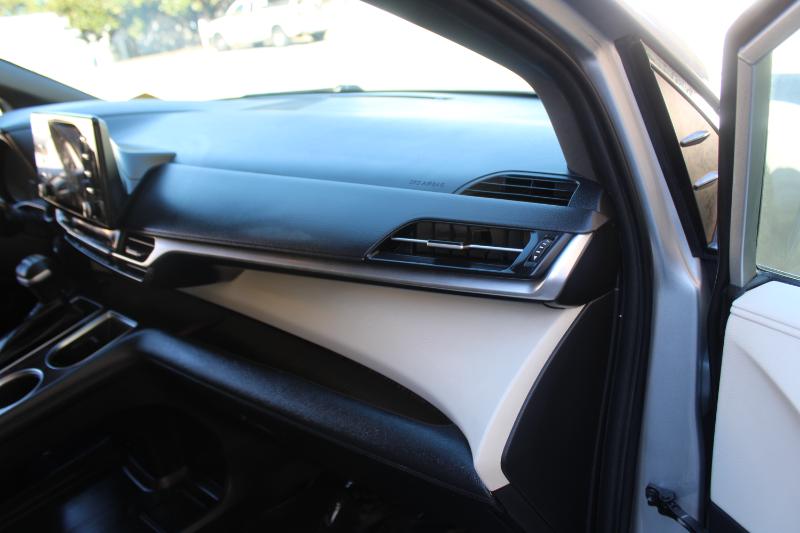 Toyota Sienna XLE FWD 8-Passenger (Natl) 2021