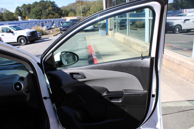 Chevrolet Sonic 5dr HB LT w/1FL 2020