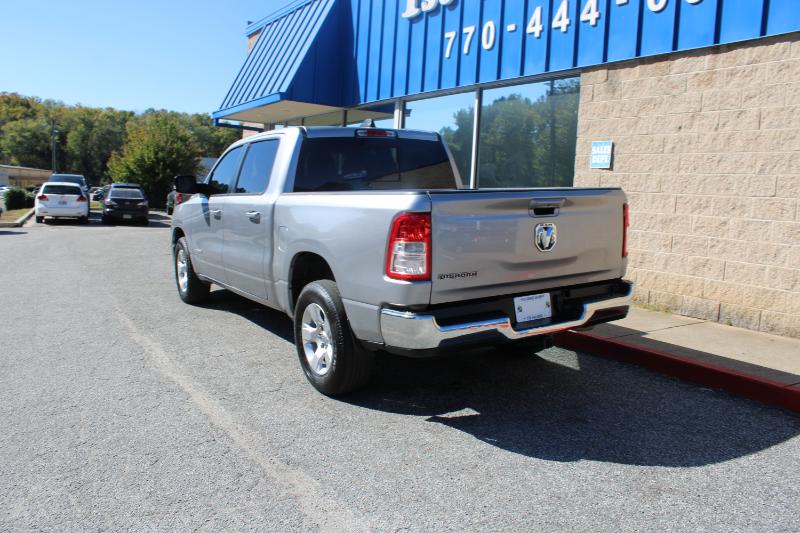 RAM 1500 Big Horn 4x2 Crew Cab 5'7" Box 2022