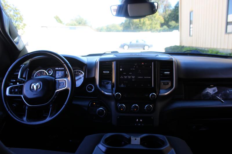 RAM 1500 Big Horn 4x2 Crew Cab 5'7" Box 2022