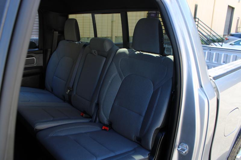 RAM 1500 Big Horn 4x2 Crew Cab 5'7" Box 2022