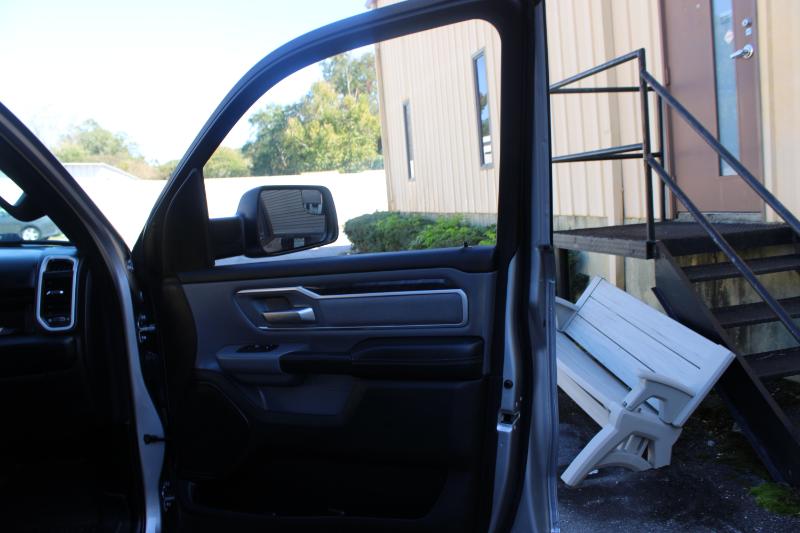 RAM 1500 Big Horn 4x2 Crew Cab 5'7" Box 2022